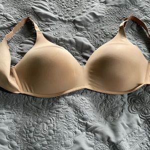 Soma Wireless Vanishing 360 bra. Size 42D
